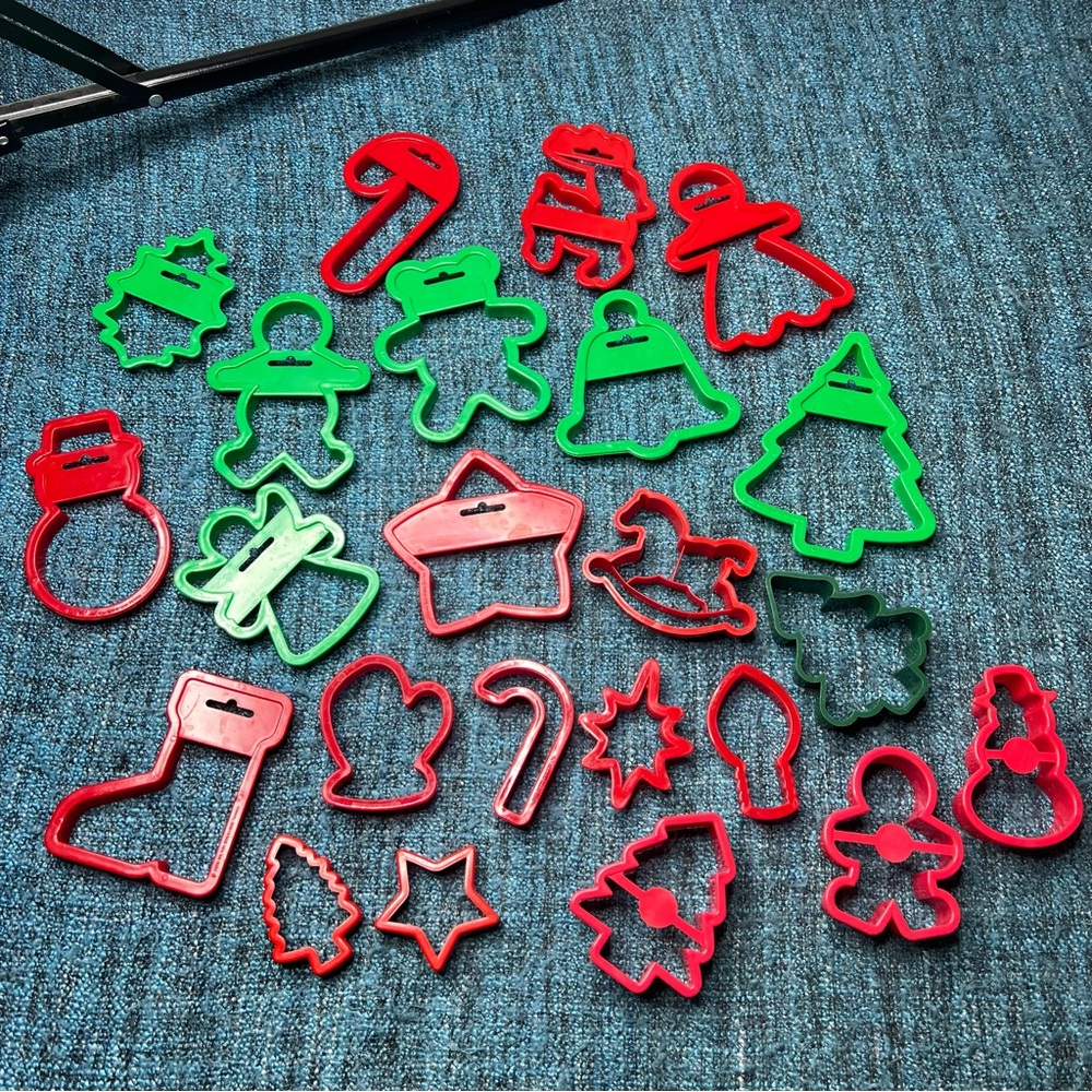 Vintage Christmas Cookie Cutters 1989 Wilton 2000 Betty Crocker 1981 Hallmark